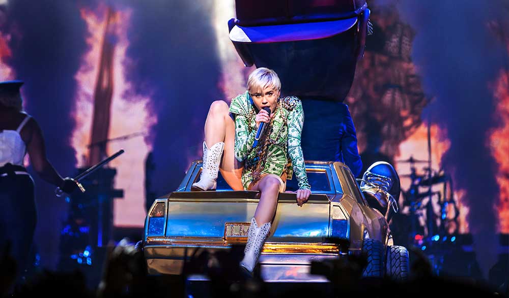 Miley Cyrus - Bangerz Tour 2014 - Lyon