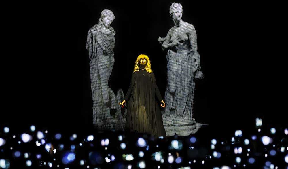  - Rihanna - Diamonds World Tour 2013 -