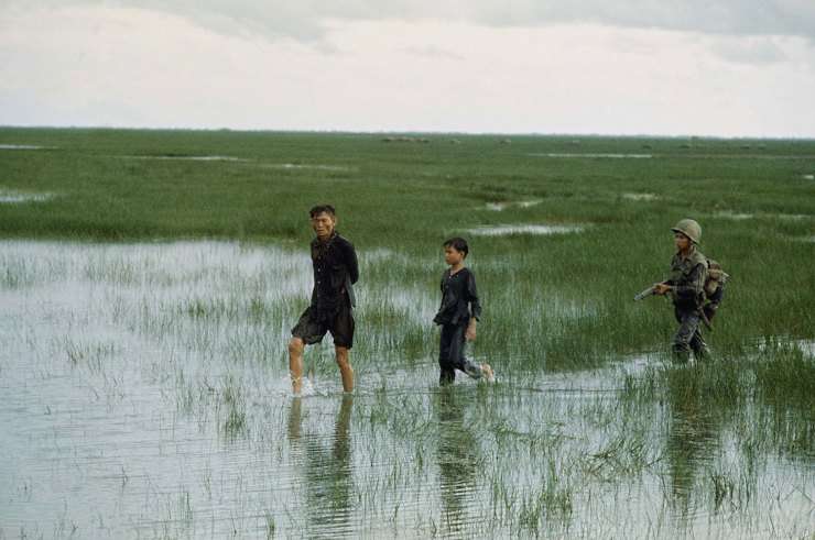 larry burrows photo