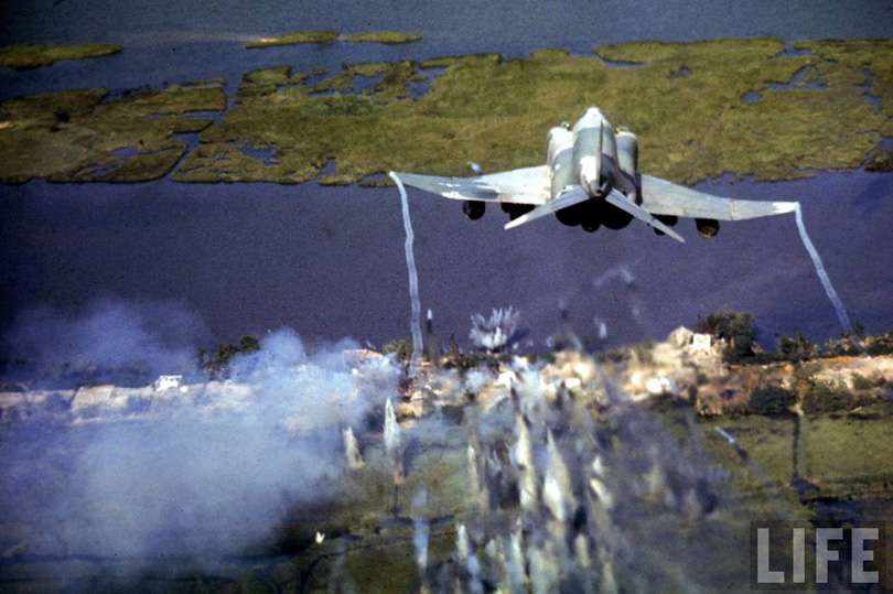 larry burrows vietnam
