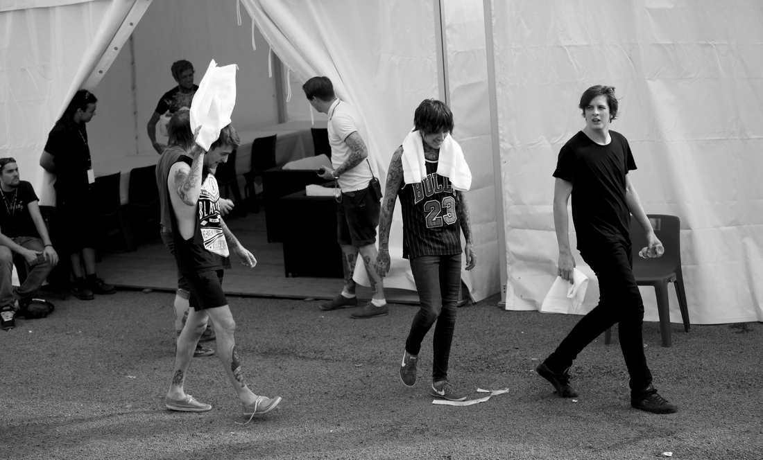 Bring Me The Horizon - Oliver Sykes - photo credit Eric CANTO backstage
