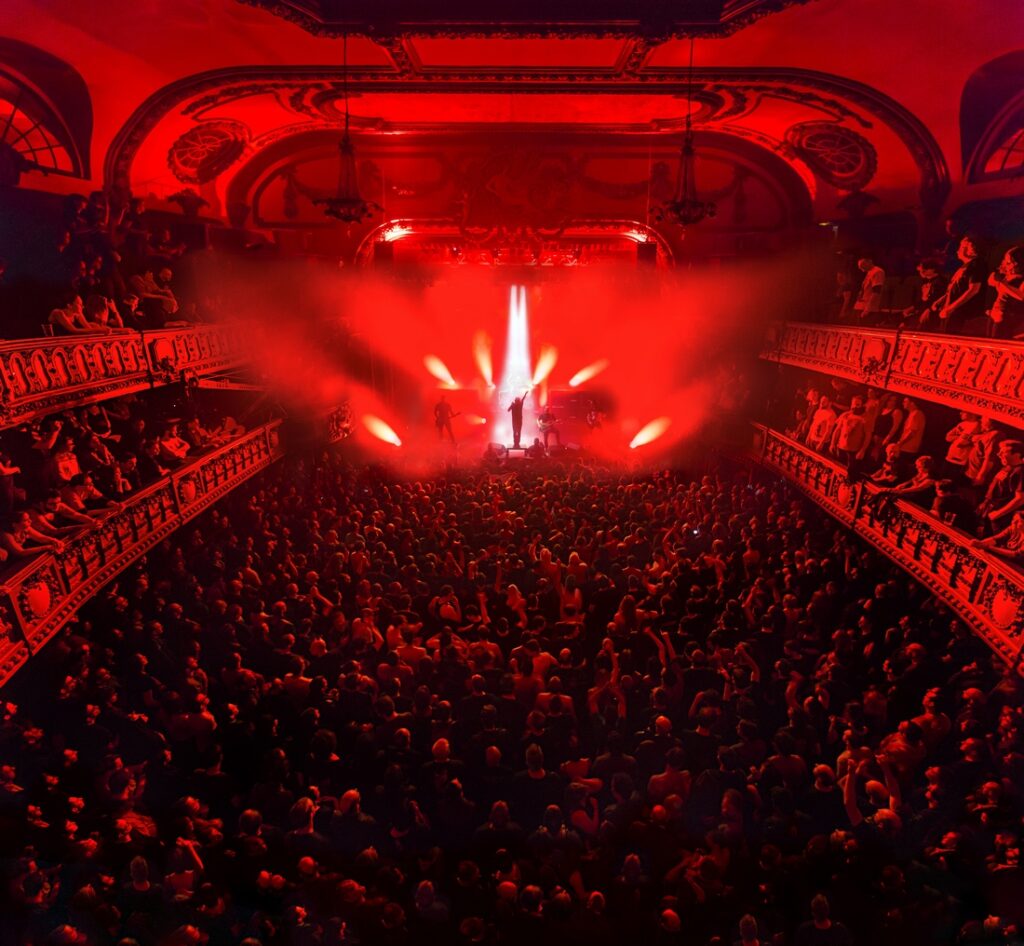 Comment suivre les concerts de votre artiste préféré en France en 6 points. Suivre les concerts
