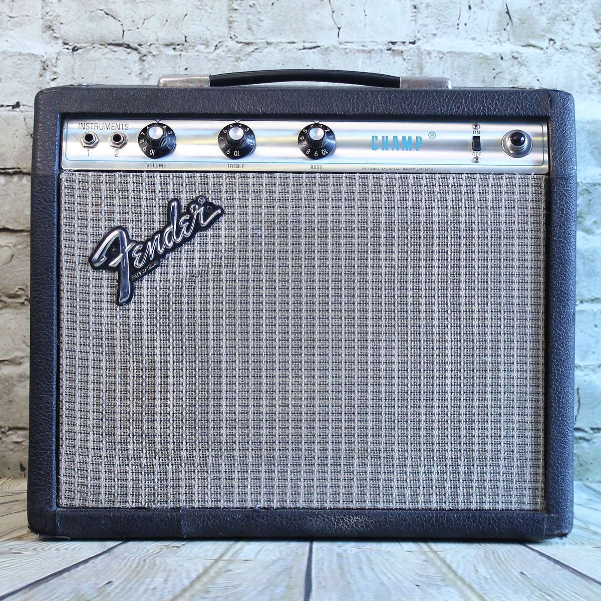 FENDER STRATOCASTER, FENDER TELECASTER: LA HISTORIA DE FENDER guardabarros-silverface