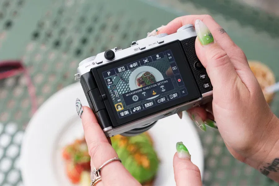 FUJIFILM X-M5